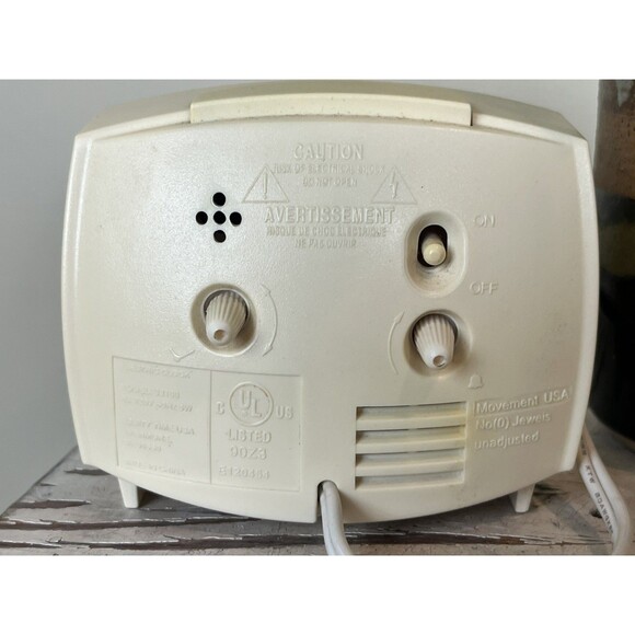 Vintage Equity 33100 Electric Analog Alarm Clock with White Case / Working - Picture 9 of 9
